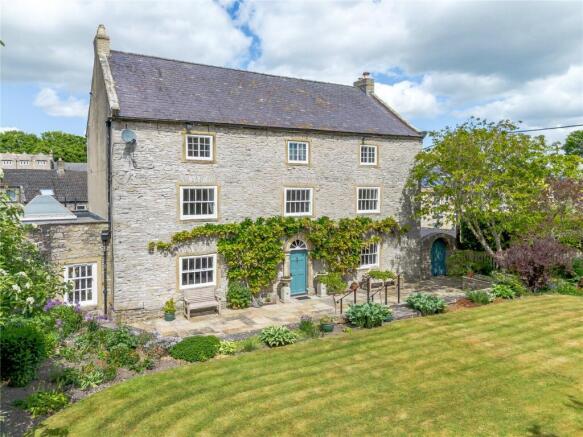 5 bed property, in Bellerby, £995,000