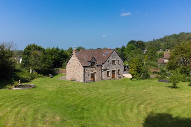 5 bed property, in Scaddens Lane, £875,000