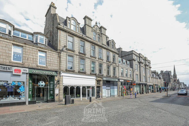 2 bed property, in Flat 8, £120,000