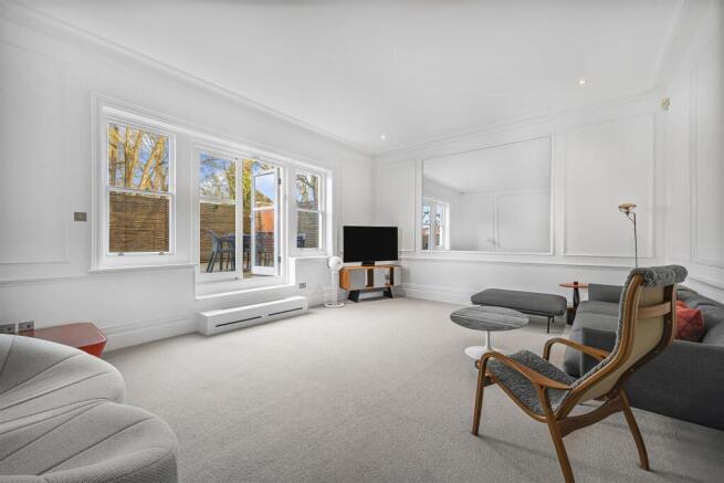 2 bed property, in Heath Drive, £1,650,000