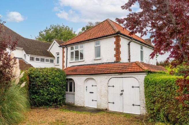 3 bed property, in Cambridge Road, £550,000