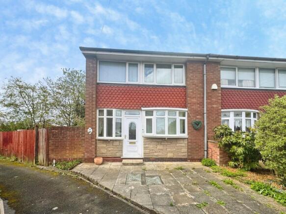 3 bed property, in Crail Grove, £225,000