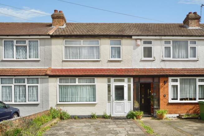 2 bed property, in Eastbury Road, £400,000