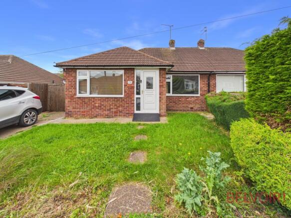 2 bed property, in Newstead Avenue, £260,000