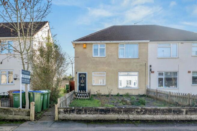 2 bed property, in Burr Close, £210,000