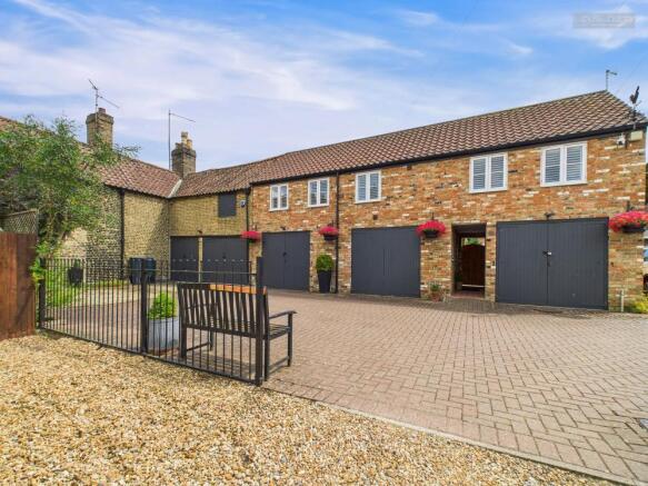 4 bed property, in Wisbech Road, £450,000