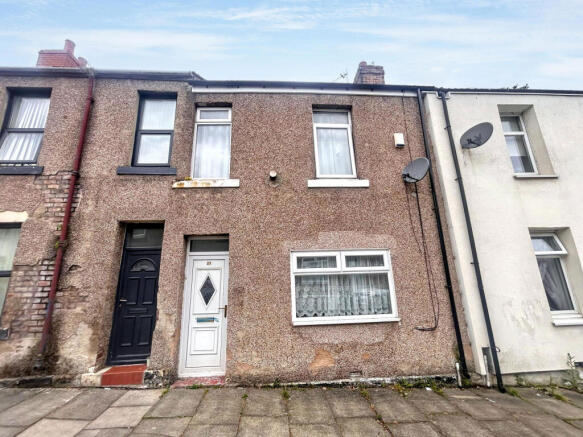 2 bed property, in Taylor Street, £35,000