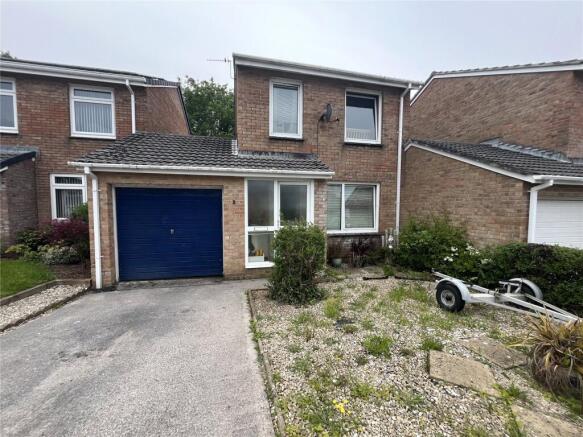 3 bed property, in Hawks Park, £260,000