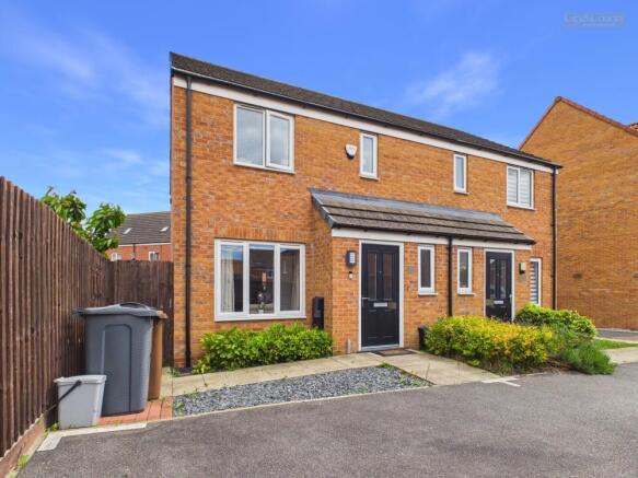 3 bed property, in Linus Grove, £250,000