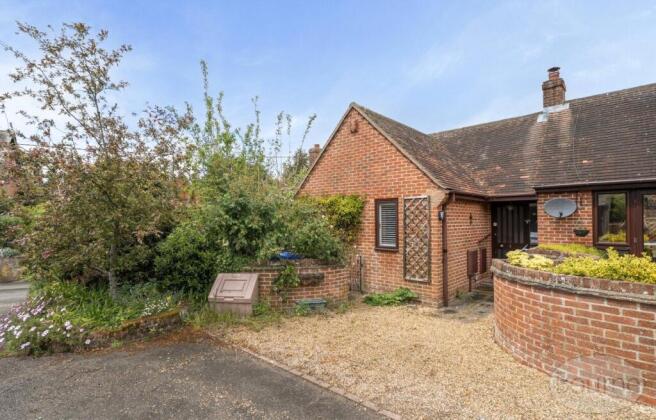 1 bed property, in Church Street, £350,000