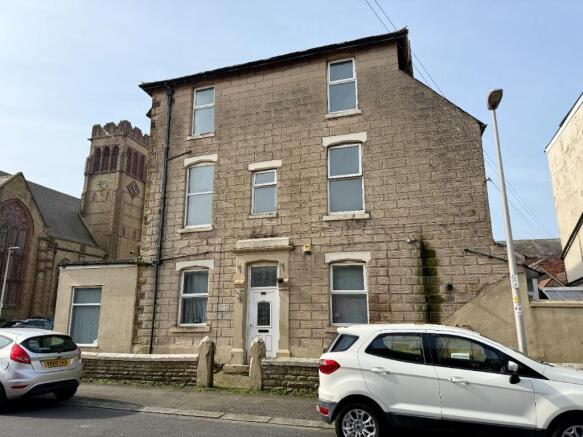 5 bed property, in Bright Street, £80,000