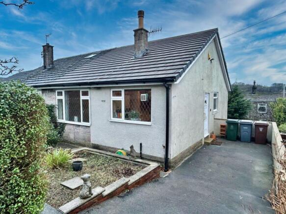 2 bed property, in Gillstone Drive, £199,950