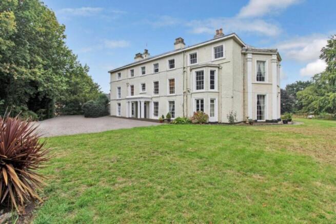 1 bed property, in Apartment 8 Abbeyfields, £60,000