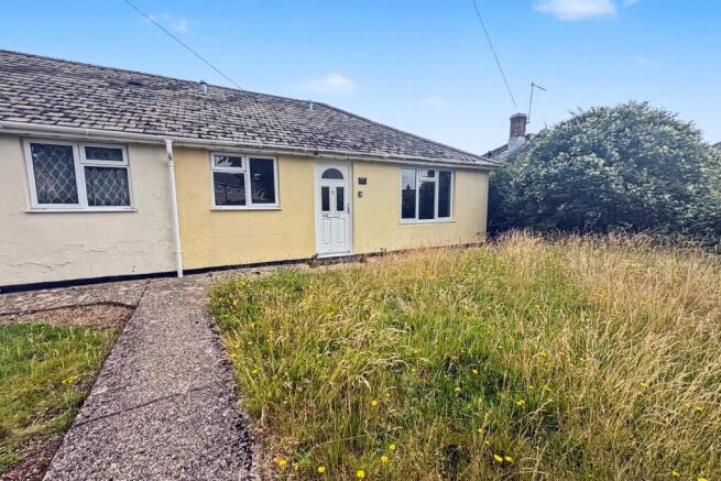 2 bed property, in Wimborne, £255,000
