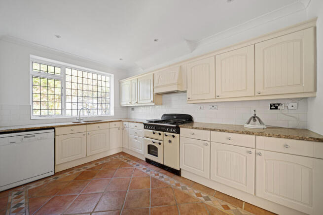 4 bed property, in Firs Road, £900,000