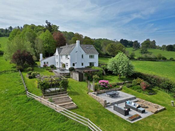 5 bed property, in Chagford, £1,450,000