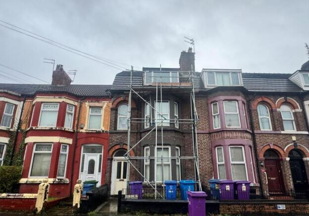 4 bed property, in 28 Moscow Drive, £190,000