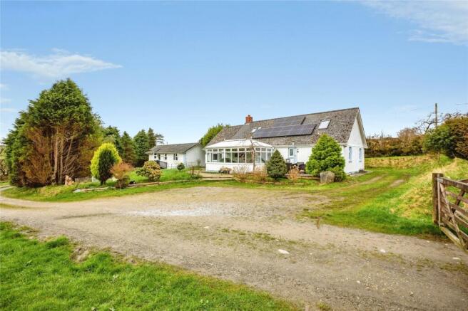 8 bed property, in Tegryn, £895,000