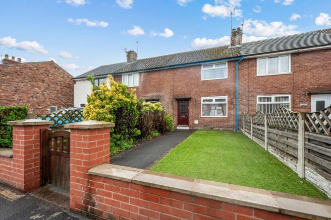 2 bed property, in Ormskirk Road, £185,000