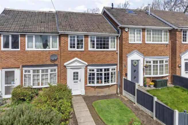 3 bed property, in The Poplars, £250,000