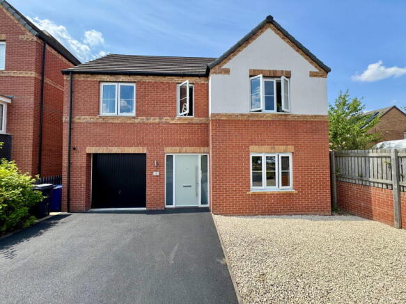 4 bed property, in Putter Close, £399,950