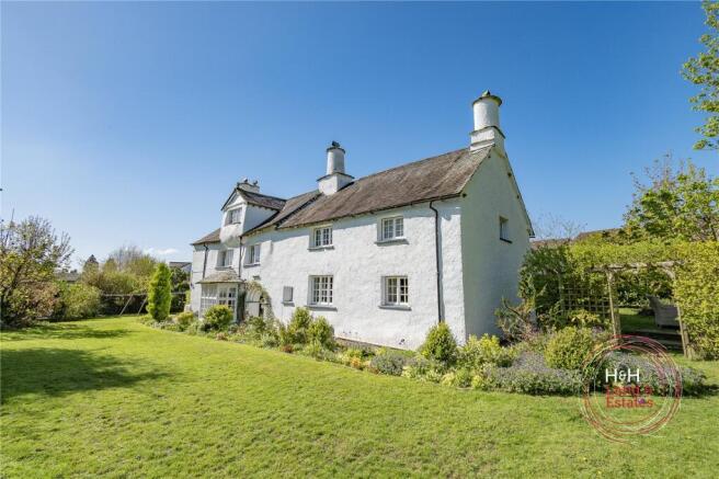 5 bed property, in Collingfield Farm, £595,000