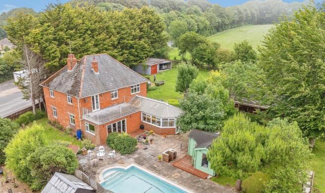 4 bed property, in Wareham Road, £650,000