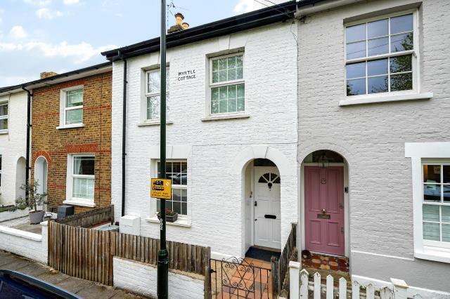 2 bed property, in Worple Street, £875,000