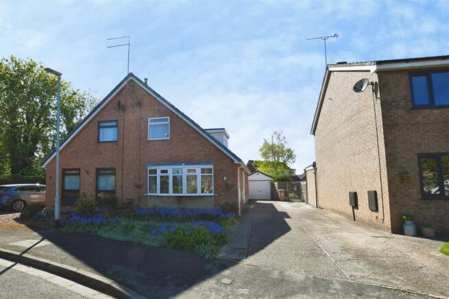 2 bed property, in Fairfax Drive, £185,000