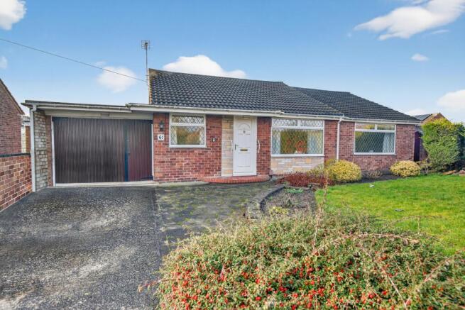 2 bed property, in Eastholme Drive, £355,000