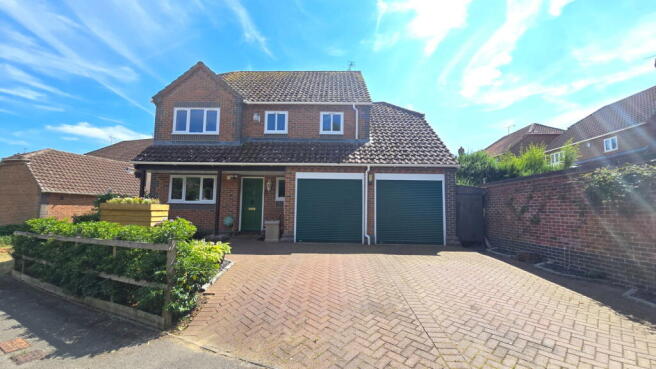 4 bed property, in Kiln Drive, £650,000