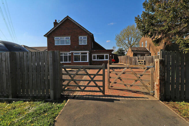 3 bed property, in Godnow Road, £315,000