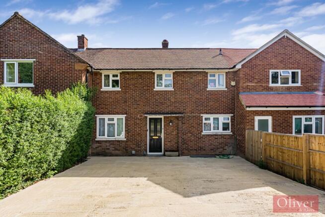 3 bed property, in High Oaks, £575,000