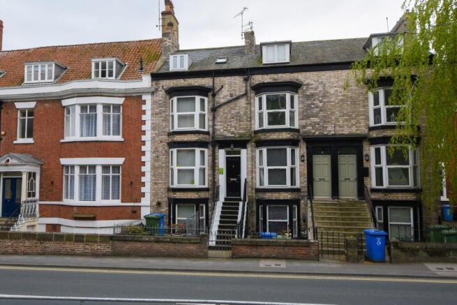 3 bed property, in Bagdale, £160,000