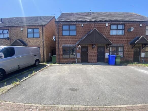 2 bed property, in 46 Martin Street, £100,000