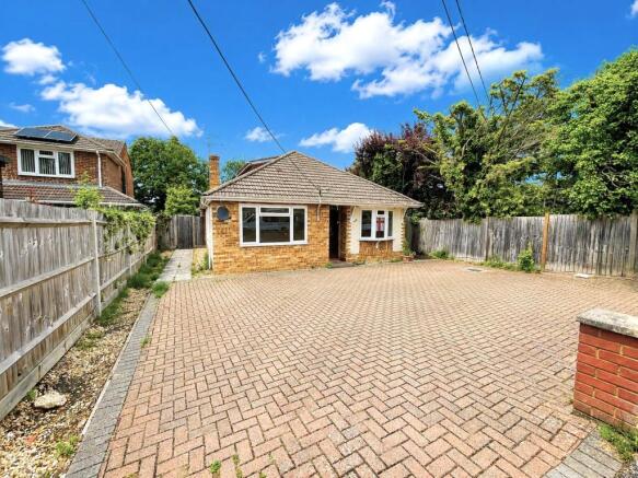 6 bed property, in Wood Street, £650,000