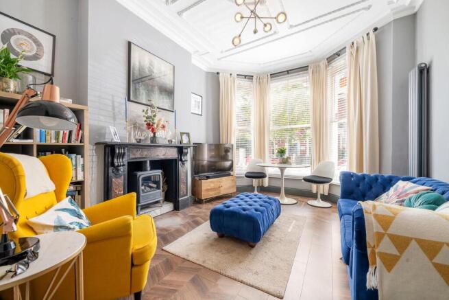 1 bed property, in Atherfold Road SW9, £485,000