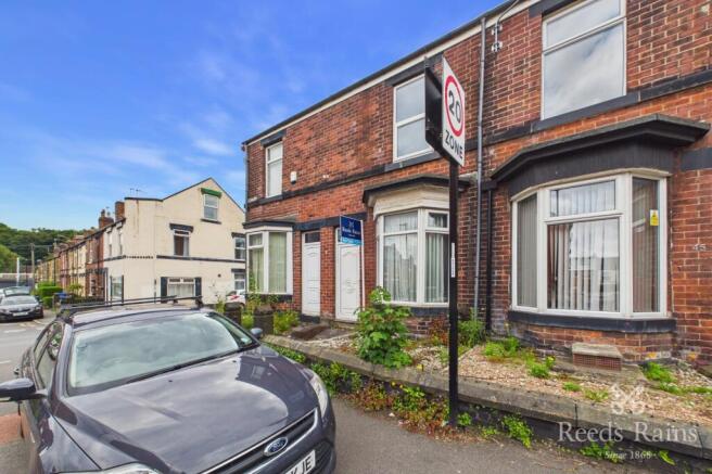 3 bed property, in Wood Road, £160,000