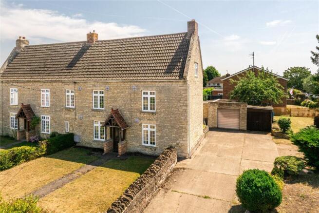 3 bed property, in High Street, £400,000