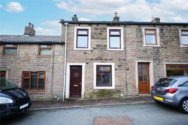 2 bed property, in Emmott Lane, £149,450