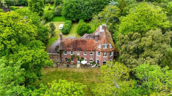 8 bed property, in Sopley, £1,495,000