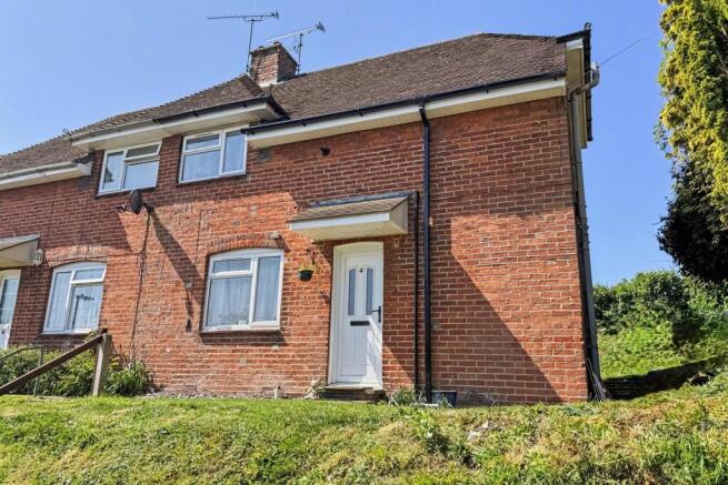 3 bed property, in Winchester, £350,000
