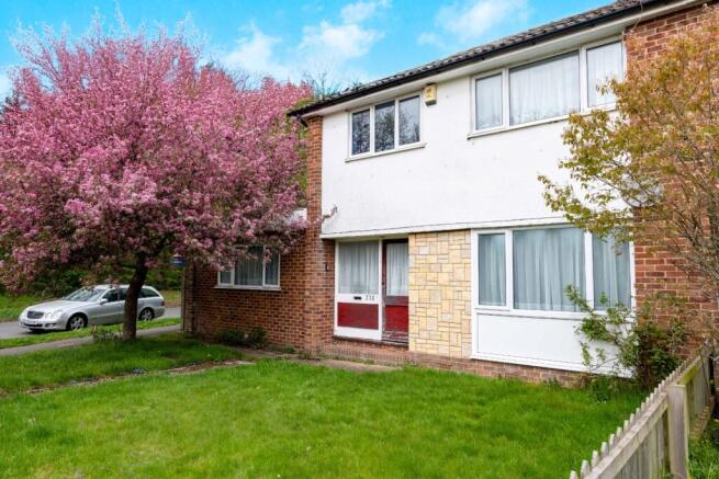 4 bed property, in Kingfisher Drive, £498,000