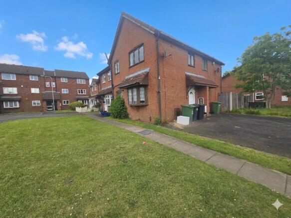 2 bed property, in Banstead Close, £130,000