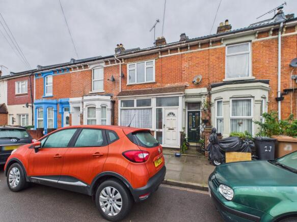 3 bed property, in Dover Road, £195,000