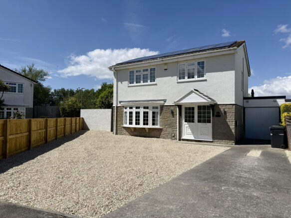 5 bed property, in Atlantic Crescent, £500,000