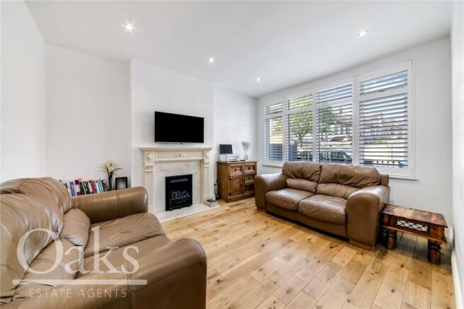 3 bed property, in Beverstone Road, £450,000