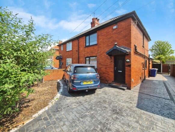 3 bed property, in Crookesbroom Lane, £180,000