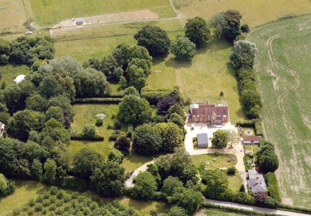6 bed property, in Manningford Abbots, £2,000,000