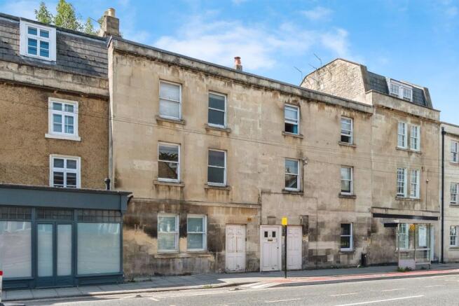 1 bed property, in Monmouth Place, £190,000